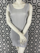 Charger l'image dans la galerie, Mini-robe Pleats Please Issey Miyake taille 38