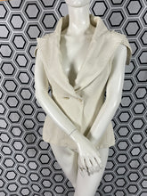 Charger l'image dans la galerie, Veste emblématique Alexander McQueen taille 40