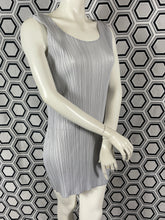 Charger l'image dans la galerie, Mini-robe Pleats Please Issey Miyake taille 38