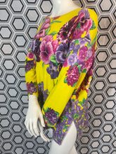 Charger l'image dans la galerie, Haut Versace jeans couture taille 40