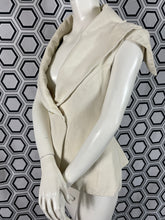Charger l'image dans la galerie, Veste emblématique Alexander McQueen taille 40