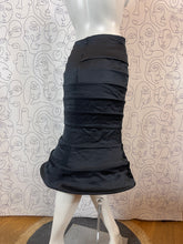 Charger l'image dans la galerie, Incroyable !!! Jupe Moschino à cerceaux taille 36