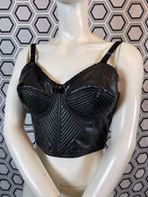 Charger l'image dans la galerie, Incroyable bustier en cuir à seins coniques Jean Paul Gaultier taille 36