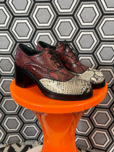 Charger l'image dans la galerie, Sublimes Chaussures en python Miu Miu pointure 36