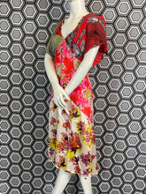 Charger l'image dans la galerie, Superbe robe Christian Lacroix taille 38