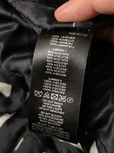 Charger l'image dans la galerie, Veste en cuir noire Paul Smith taille 38
