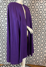 Charger l'image dans la galerie, Cape violette Yves Saint Laurent rive gauche taille 38