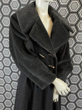 Charger l'image dans la galerie, Manteau Paco Rabanne gros pailleté taille 38