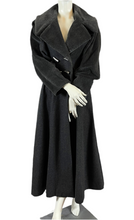 Charger l'image dans la galerie, Manteau Paco Rabanne gros pailleté taille 38