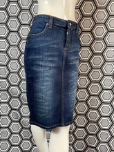 Charger l'image dans la galerie, Jupe en jeans Versace jeans couture taille 40