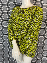 Charger l'image dans la galerie, Superbe blouse léopard Yves Saint Laurent rive gauche taille 42