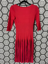 Charger l'image dans la galerie, Robe Alaïa framboise taille 36