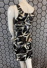 Charger l'image dans la galerie, Superbe robe à sequins Blacktie Oleg Cassini taille 38