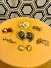 Charger l'image dans la galerie, Lot de clips et une broche vintage