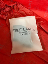 Charger l'image dans la galerie, Paire de bottes en cuir façon python neuves Free Lance pointure 36