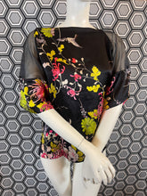 Charger l'image dans la galerie, Haut Jean Paul Gaultier taille 38