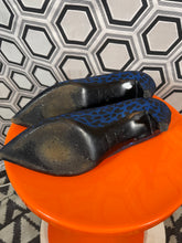 Charger l'image dans la galerie, Escarpins bleu merallisé léopard pointure 37,5 italienne.