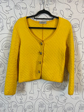 Charger l'image dans la galerie, Gilet matelassé Yves Saint Laurent taille 38