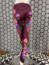 Charger l'image dans la galerie, Incroyable pantalon strass Gai Mattiolo taille 38