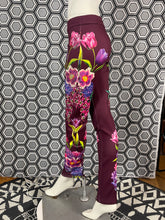 Charger l'image dans la galerie, Incroyable pantalon strass Gai Mattiolo taille 38