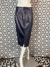 Charger l'image dans la galerie, Jupe en cuir Morabito taille 38