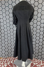 Charger l'image dans la galerie, Manteau Paco Rabanne gros pailleté taille 38