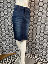 Charger l'image dans la galerie, Jupe en jeans Versace jeans couture taille 40