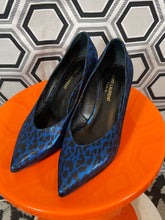 Charger l'image dans la galerie, Escarpins bleu merallisé léopard pointure 37,5 italienne.