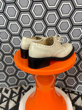 Charger l'image dans la galerie, Paire de chaussures Robert Clergerie pointure 36