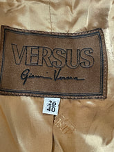 Charger l'image dans la galerie, Veste en lamé Versace taille 36