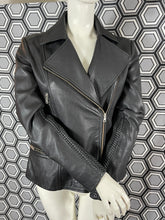 Charger l'image dans la galerie, Veste en cuir noire Paul Smith taille 38