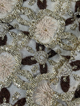 Charger l'image dans la galerie, Pantalon Prada brodé doré taille 38