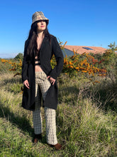 Charger l'image dans la galerie, Pantalon Prada brodé doré taille 38