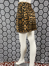 Charger l'image dans la galerie, Short léopard Giambattista Valli taille 36