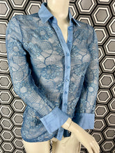 Charger l'image dans la galerie, Chemisier en résille brodée Anne Fontaine taille 38