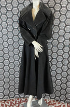 Charger l'image dans la galerie, Manteau Paco Rabanne gros pailleté taille 38