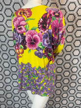 Charger l'image dans la galerie, Haut Versace jeans couture taille 40