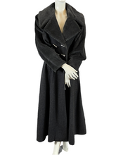 Charger l'image dans la galerie, Manteau Paco Rabanne gros pailleté taille 38