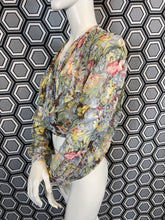Charger l'image dans la galerie, Chemisier Cacharel en voile taille 40