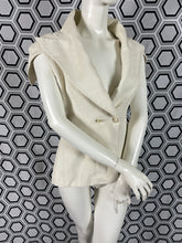 Charger l'image dans la galerie, Veste emblématique Alexander McQueen taille 40