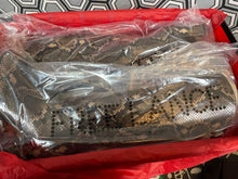 Charger l'image dans la galerie, Paire de bottes en cuir façon python neuves Free Lance pointure 36