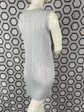 Charger l'image dans la galerie, Mini-robe Pleats Please Issey Miyake taille 38