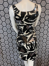 Charger l'image dans la galerie, Superbe robe à sequins Blacktie Oleg Cassini taille 38
