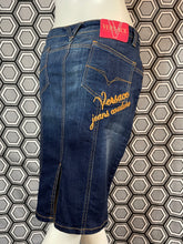 Charger l'image dans la galerie, Jupe en jeans Versace jeans couture taille 40