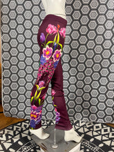 Charger l'image dans la galerie, Incroyable pantalon strass Gai Mattiolo taille 38