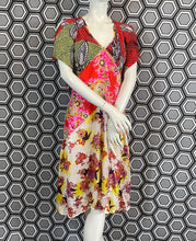 Charger l'image dans la galerie, Superbe robe Christian Lacroix taille 38