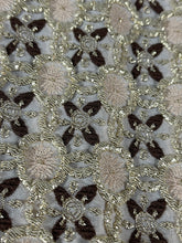 Charger l'image dans la galerie, Pantalon Prada brodé doré taille 38