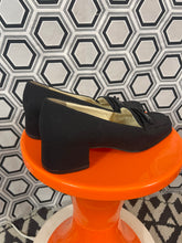 Charger l'image dans la galerie, Mocassins Prada pointure 39