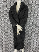 Charger l'image dans la galerie, Ensemble Chantal Thomass en astrakan vintage taille 36