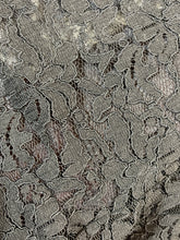 Charger l'image dans la galerie, Haut en dentelle Dolce & Gabbana taille 36